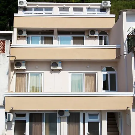 Sand And Sea Apartments Ulcinj Exterior photo